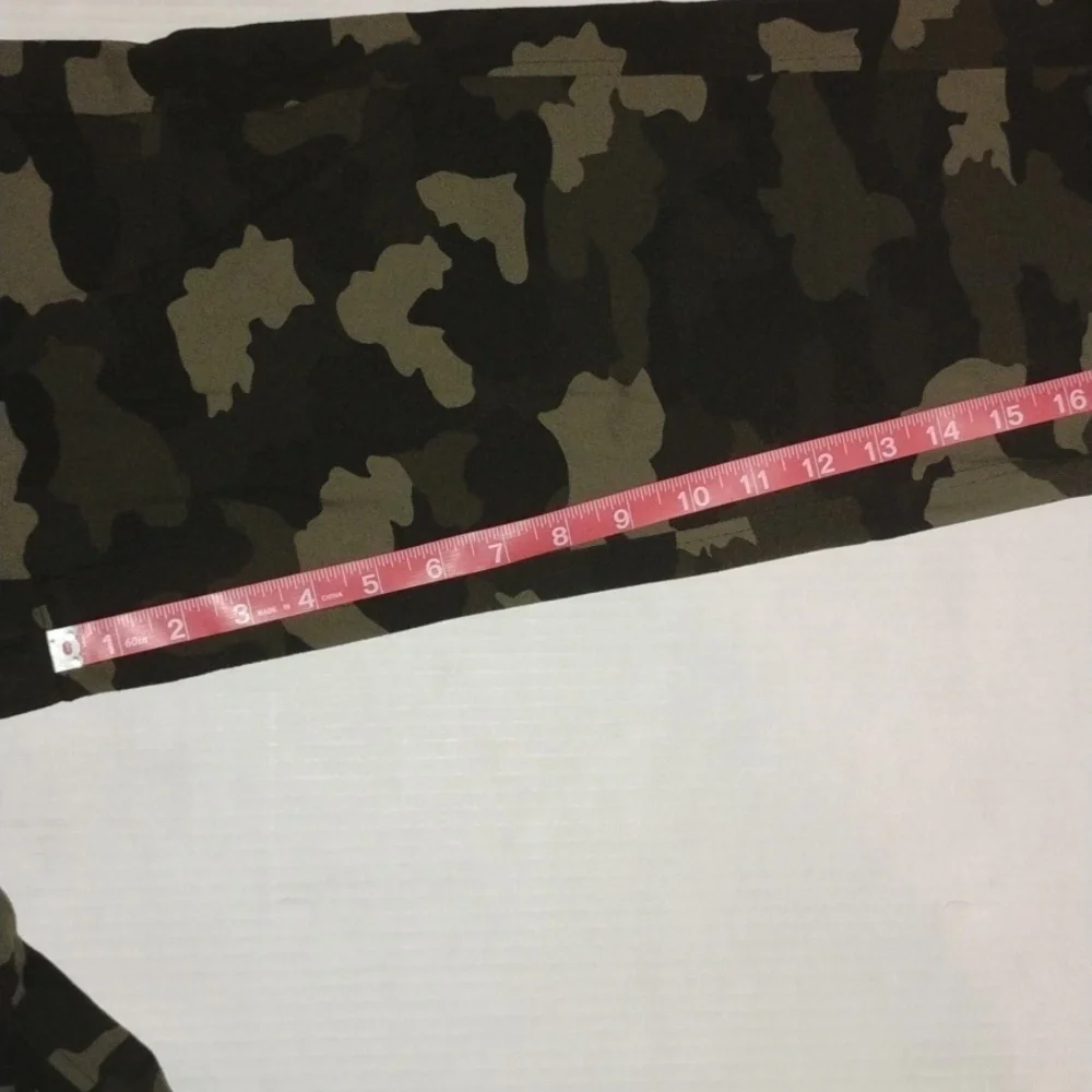 lululemon athletica Ready to Rulu High Rise Jogger. Womens size 8. Green Camo. - Picture 8 of 13